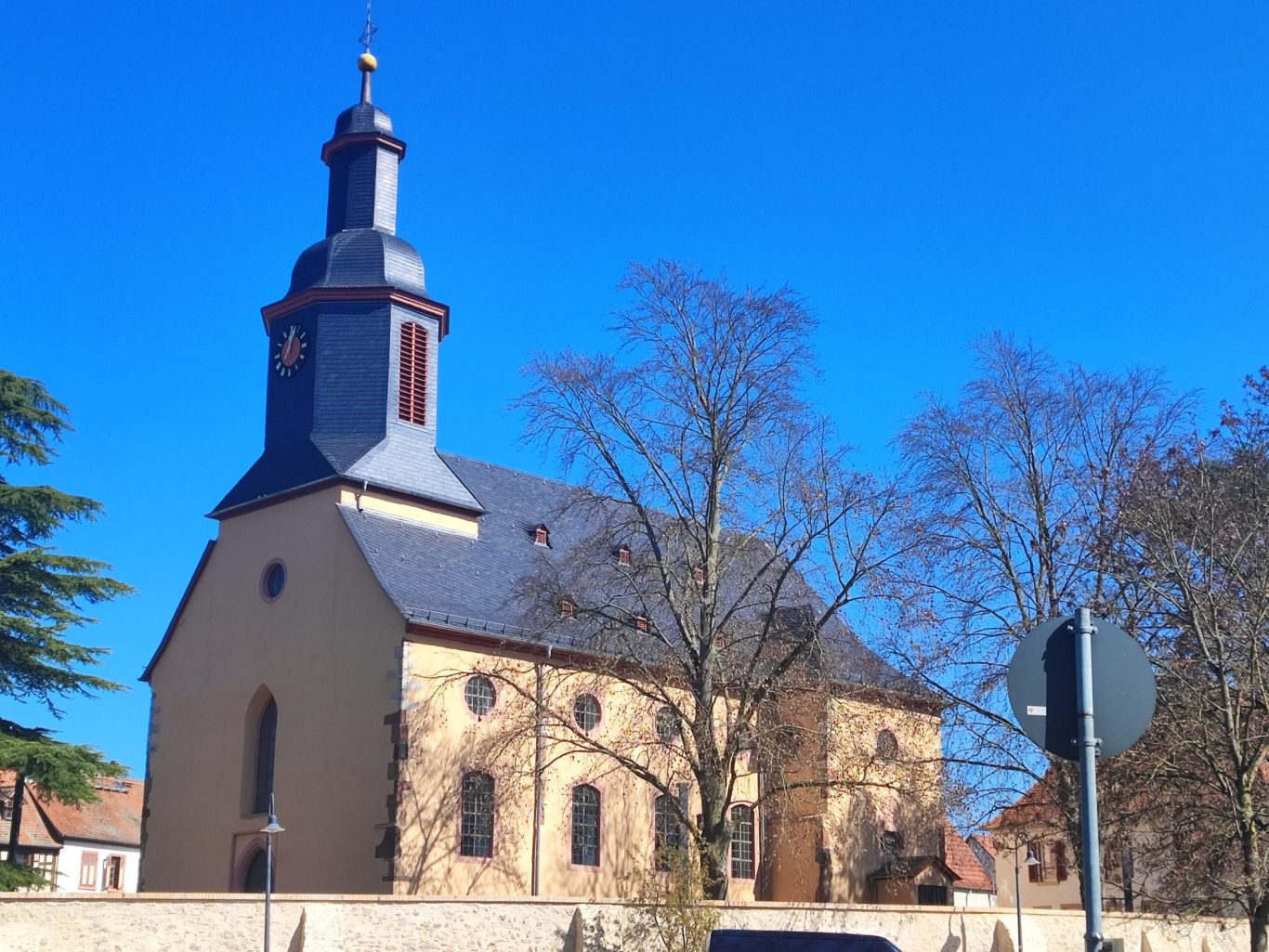 Laurentiuskirche Trebur Laurentiuskirche Trebur, ehemaliger Standort der Königspfalz